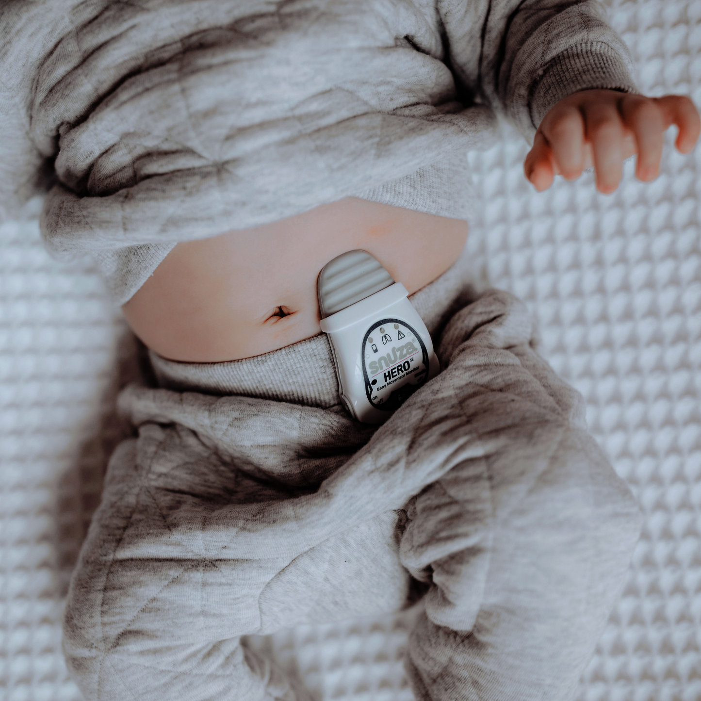 SNUZA Hero - Portable, Wearable Baby Abdominal Movement Monitor with Vibration and Alarm.